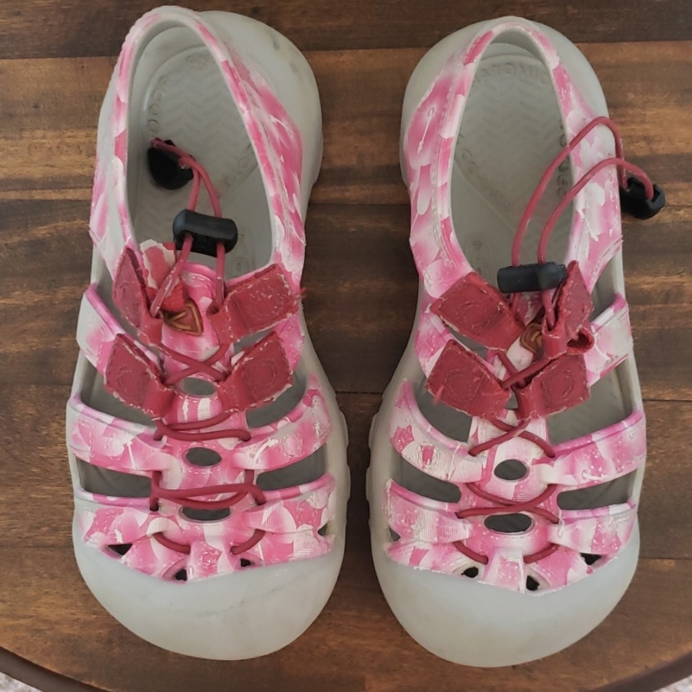 Pink Floral Design Girls Keen